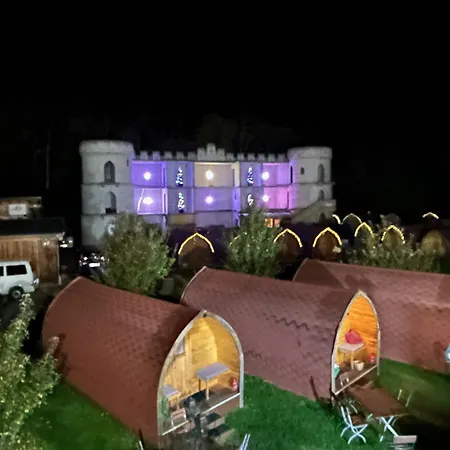 Campsite Inn-Side Adventure Cabins *